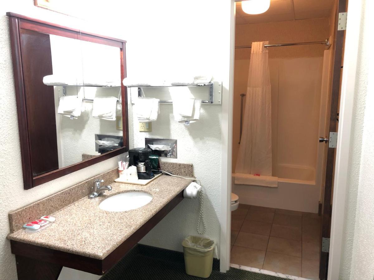 Econo Lodge Wisconsin Rapids Dış mekan fotoğraf