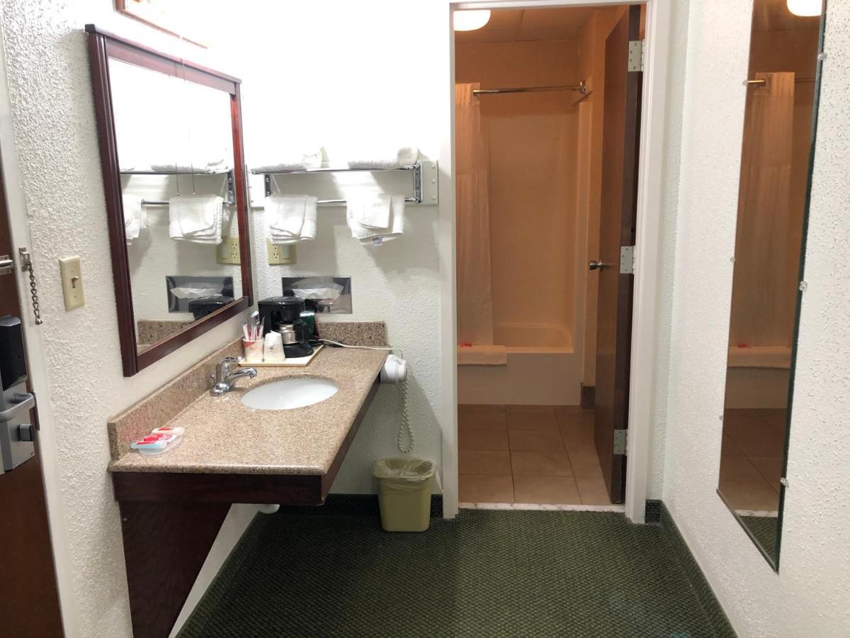 Econo Lodge Wisconsin Rapids Dış mekan fotoğraf
