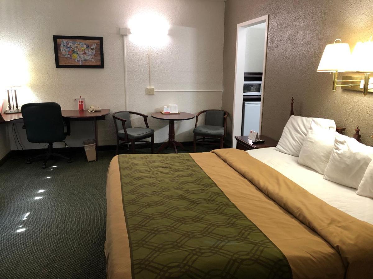 Econo Lodge Wisconsin Rapids Dış mekan fotoğraf