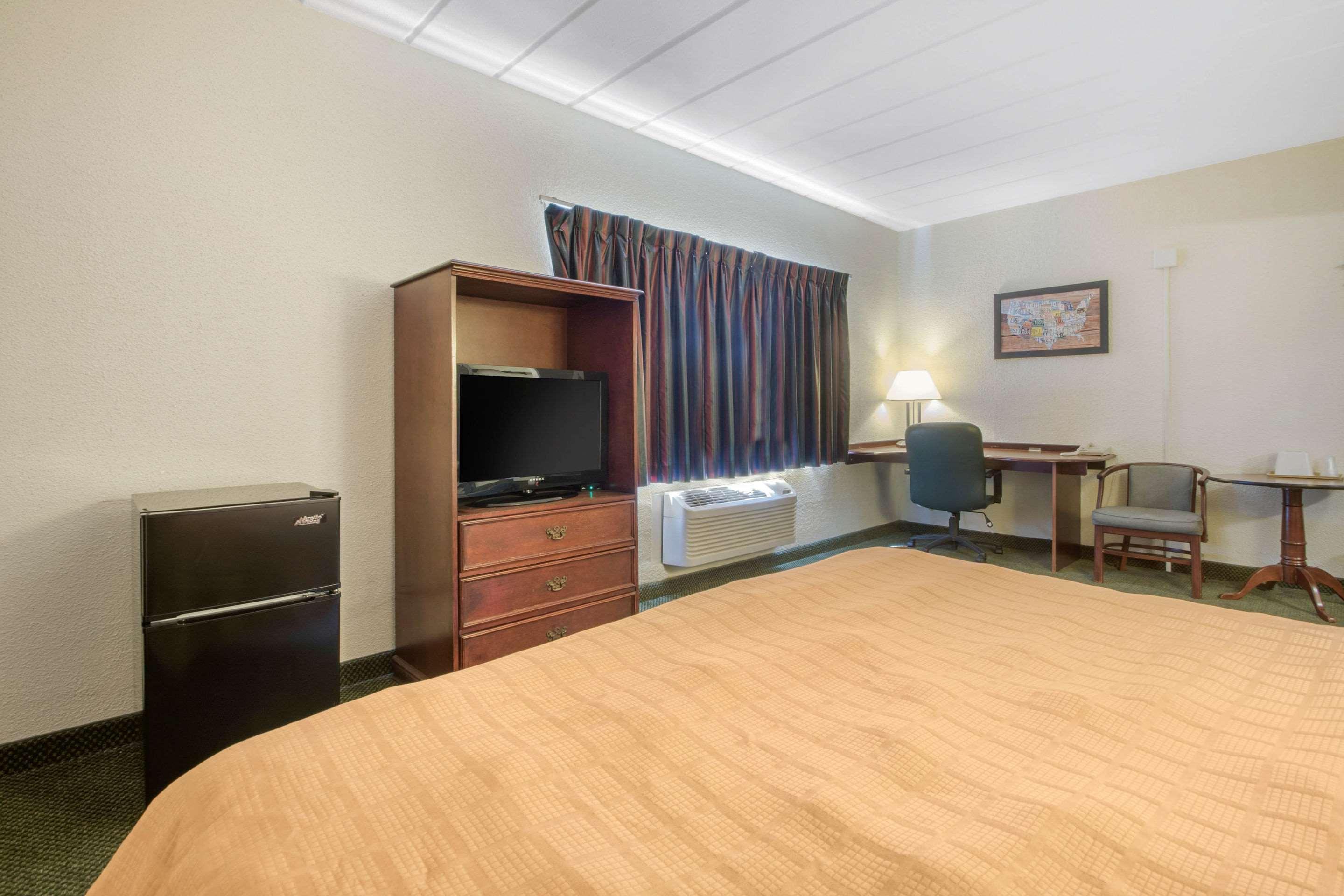 Econo Lodge Wisconsin Rapids Dış mekan fotoğraf