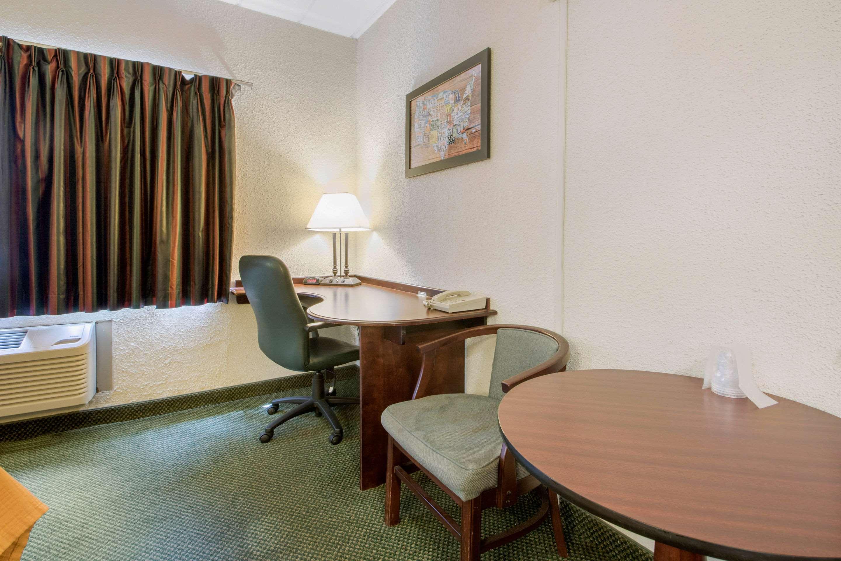 Econo Lodge Wisconsin Rapids Dış mekan fotoğraf