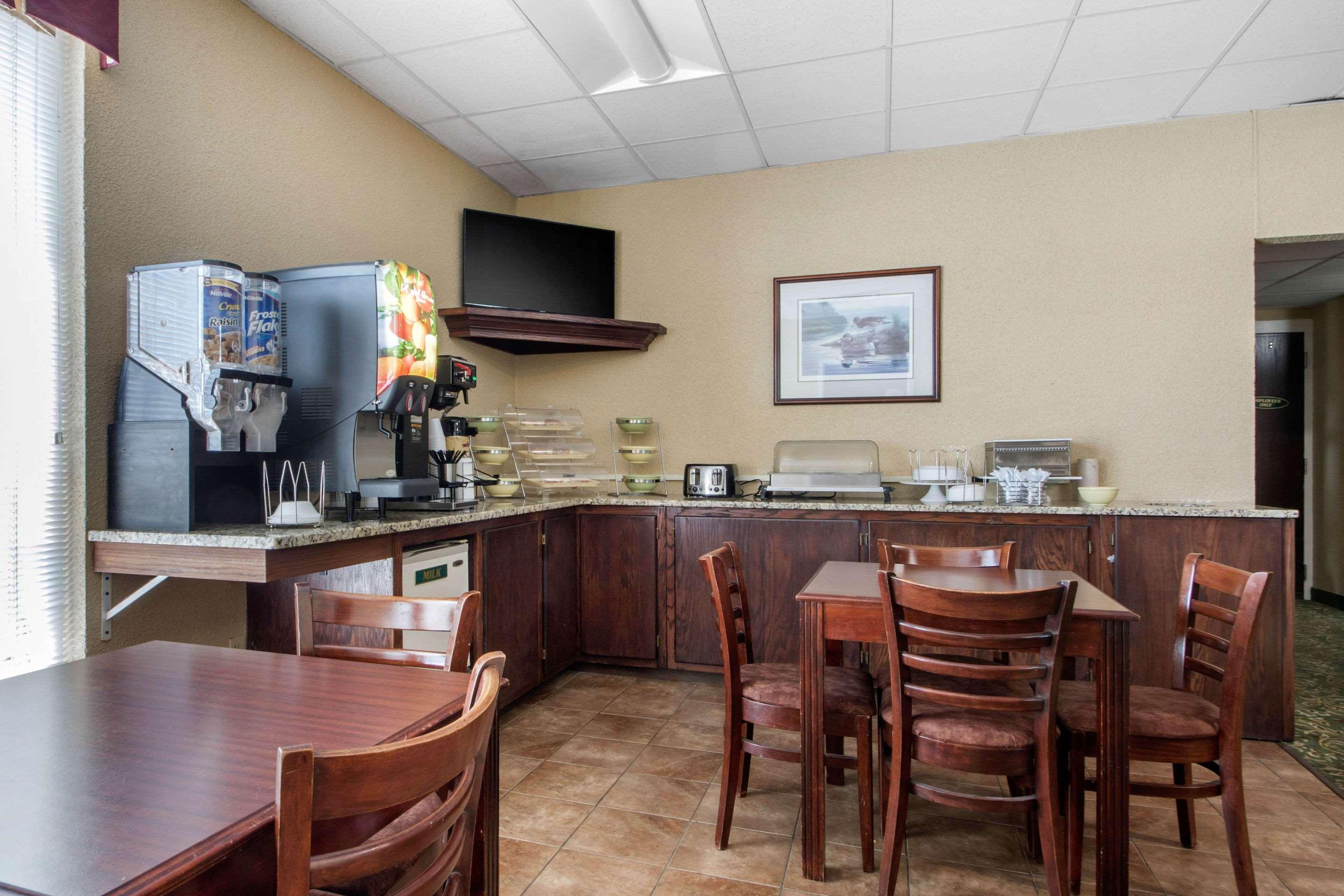 Econo Lodge Wisconsin Rapids Dış mekan fotoğraf