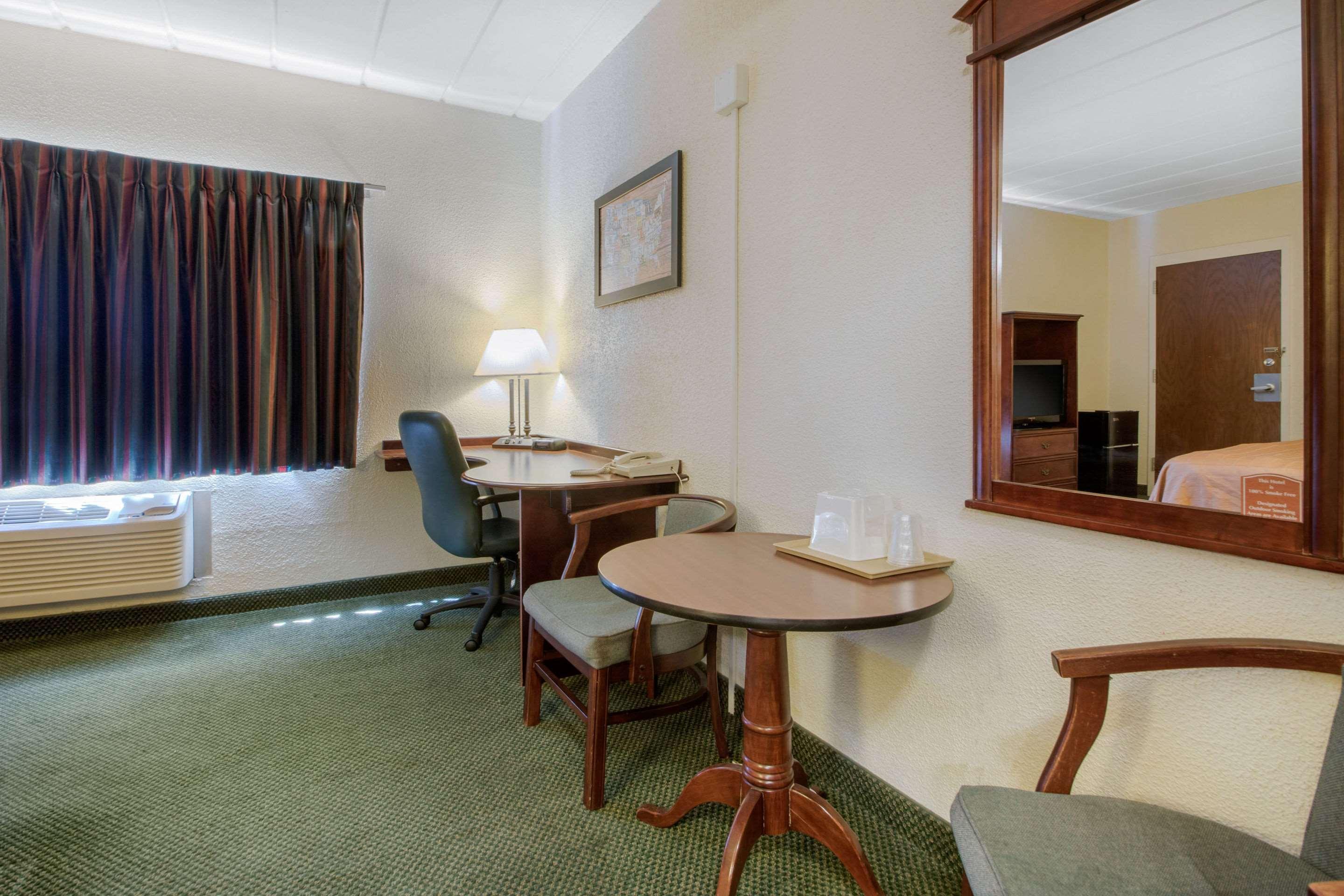 Econo Lodge Wisconsin Rapids Dış mekan fotoğraf