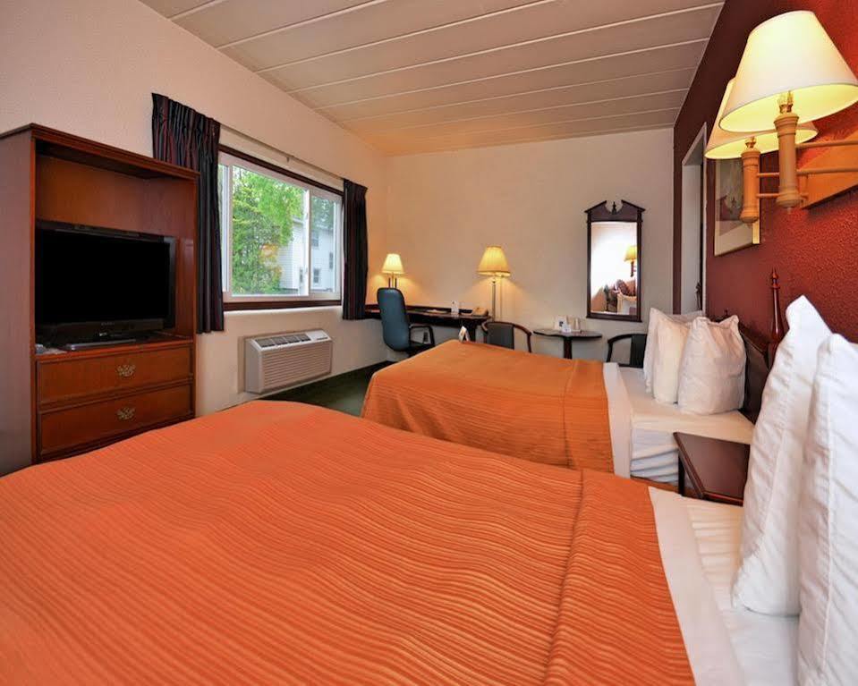 Econo Lodge Wisconsin Rapids Dış mekan fotoğraf